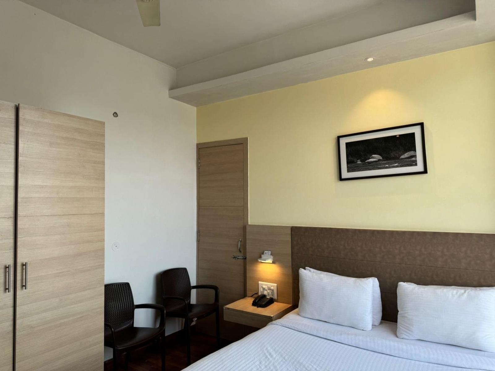 Hotel River Retreat Kangra Zewnętrze zdjęcie